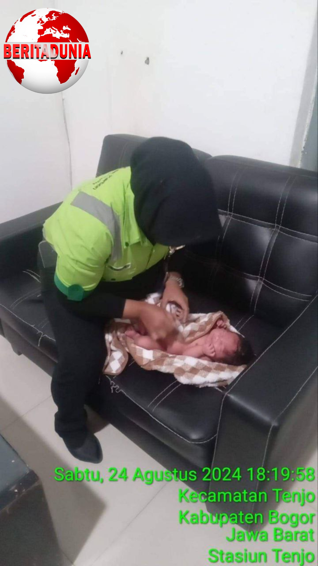 Penemuan Bayi Laki laki Yang Baru Lahir Tergeletak Di Wc Stasiun Tenjo!