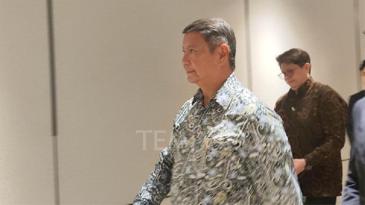 Adik Presiden Prabowo Subianto, Hashim Djojohadikusumo ditemui di Lobby Hotel Mandarin Oriental Rasamala Room, Bunderan HI, Jakarta, 22 April 2025.