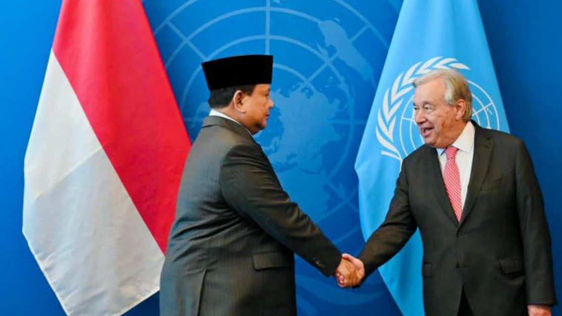 Pertemuan diplomatik antara Presiden Prabowo dan Sekjen PBB di meja perundingan.