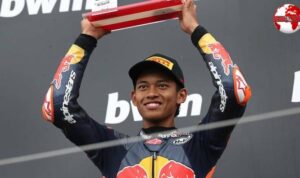 Foto Veda Ega di Podium