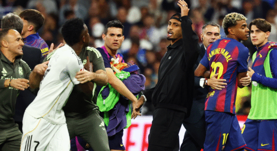 Screenshot_1 Lamine Yamal beradu argumen dengan Dani Carvajal seusai laga El Clásico Real Madrid vs Barcelona di Santiago Bernabéu, 26 Oktober 2025.