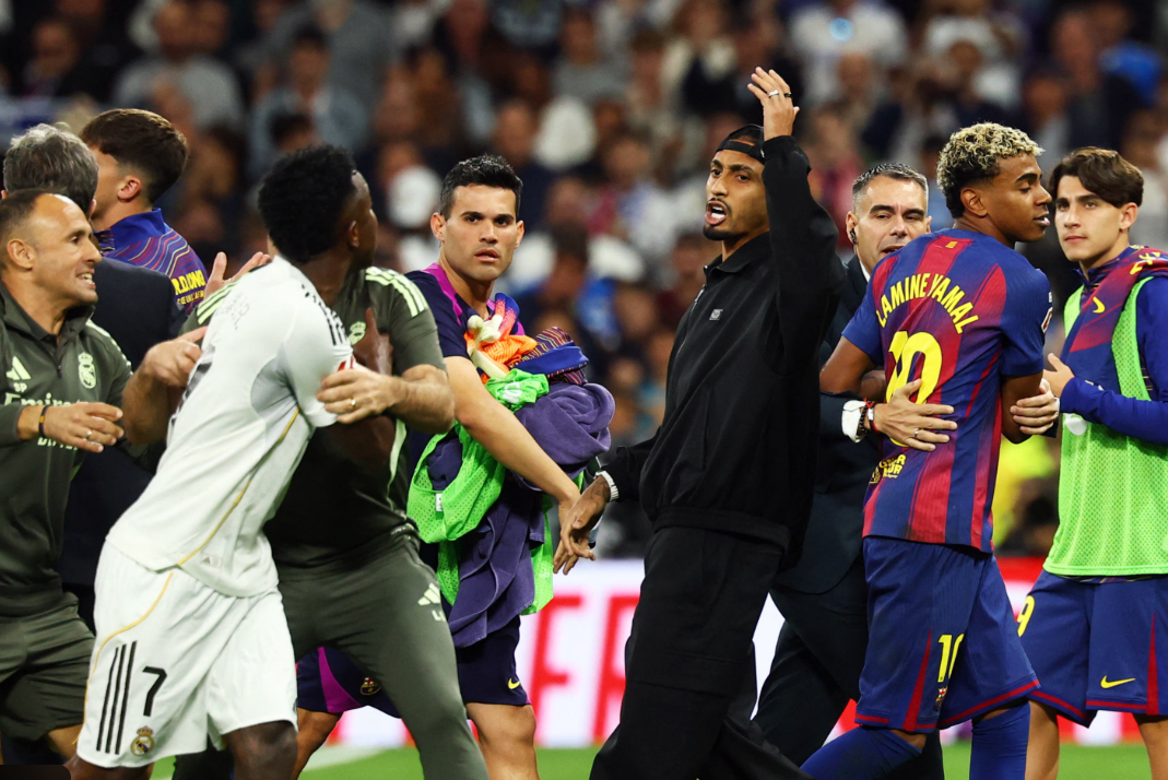 Screenshot_1 Lamine Yamal beradu argumen dengan Dani Carvajal seusai laga El Clásico Real Madrid vs Barcelona di Santiago Bernabéu, 26 Oktober 2025.