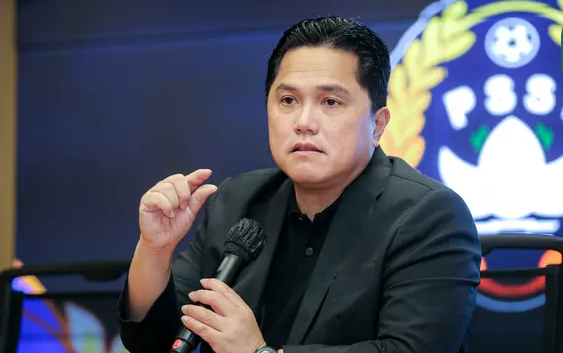 Ketua Umum PSSI, Erick Thohir memberikan keterangan saat konferensi pers mengenai perkembangan Timnas Indonesia Putri yang berlangsung di Stadion Utama Gelora Bung Karno (SUGBK), Senayan, Jakarta, Sabtu (21/09/2024)