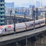 Menkeu Purbaya Yudhi Sadewa keukeuh tak ingin APBN dipakai untuk membayar utang Kereta Cepat Jakarta-Bandung alias Whoosh. Utang Whoosh memang besar.
