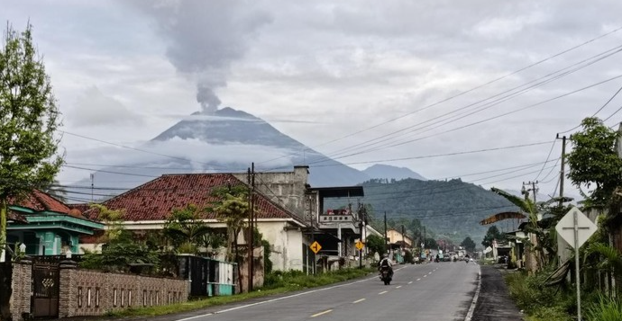 Situasi terkini Gunung Semeru pagi ini setelah letusan dahsyat dan kondisi sekitarnya